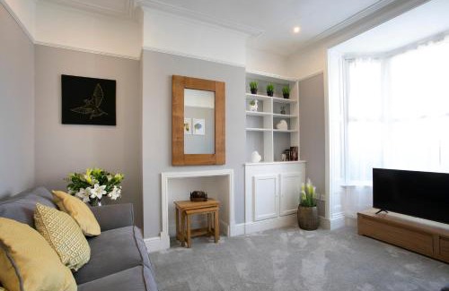 Aylestone House | Spring Villa