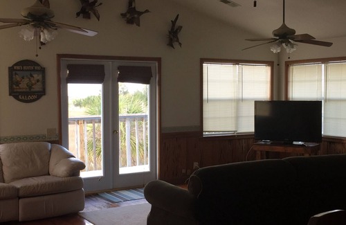 Perry Hotel | Spring Warrior Fish Camp Lodge, Located on the Gulf of Mexico.
