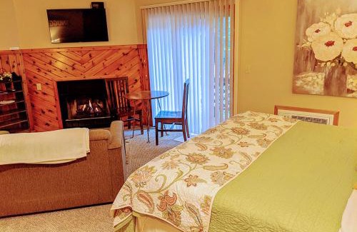 Prudenville Hotel | Springbrook Inn