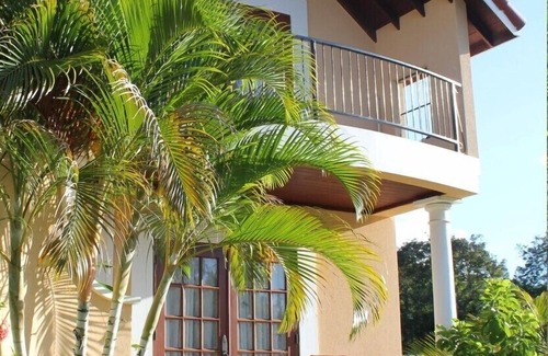 Blue Waters Apartment | Springcourt- N 5 Upscale Holiday rental with pool close to golf club