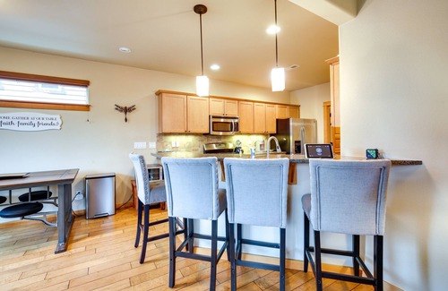 Thurston House | Springfield Home w/Yard ~ 9 Mi to Downtown Eugene