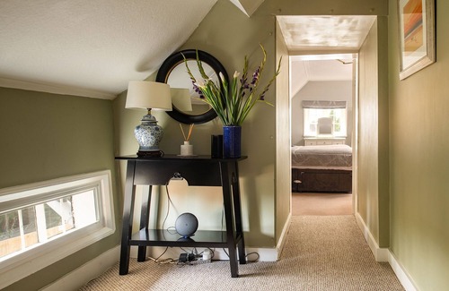 Coleshill House | Springfield House - Birmingham Airport & NEC