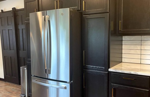 College Park House | Springhill Bungalow-cozy bungalow located in the Springhill area.nn