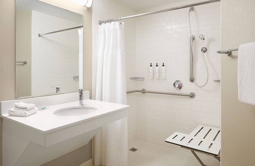 Bridgeton Hotel | SpringHill Suites by Marriott St. Louis Airport/Earth City