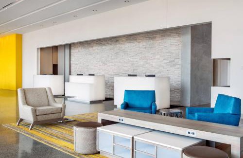 Columbia Hotel | SpringHill Suites by Marriott San Diego Downtown/Bayfront