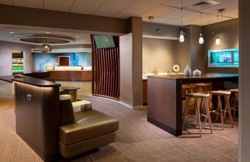 Half Day Hotel | SpringHill Suites Chicago Lincolnshire