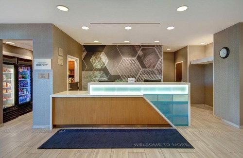Erie Hotel | SpringHill Suites Erie