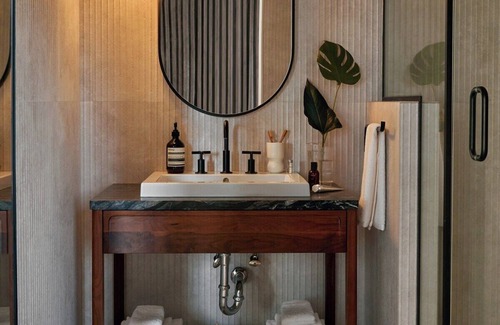 Fishtown Hotel | Springing Line Loft Queen Suite