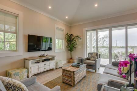 Key West House | Springtide House -Dock & Home w Pool