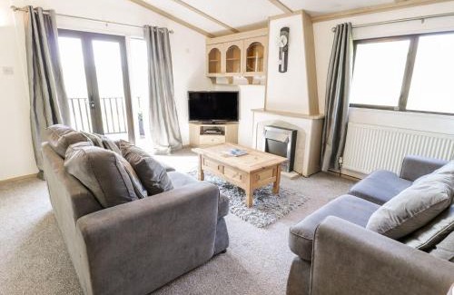 Rhyd-y-foel House | Springtime Lodge