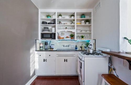 Blenman-Elm House | Springtime Oasis Sun Kised 1BR Near UofA