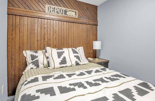Springville Apartment | Springville Depot Inn - Suite with Private Yard!