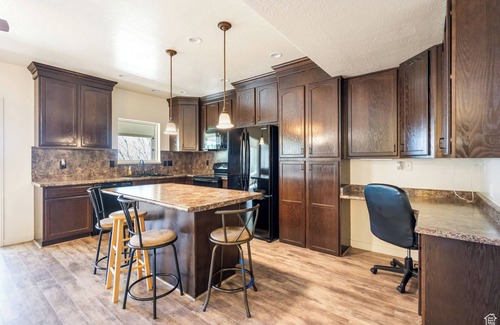 Springville House | Springville Welcome Home: spacious 5-bedroom house in delightful Springville