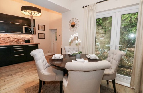 New Mill House | SPRINGWOOD COTTAGE, pet friendly, with open fire in New Mill