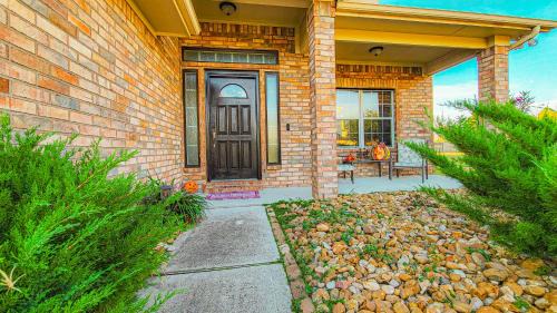 Spring Villa | Springwood Executive Home near Exxon Campus