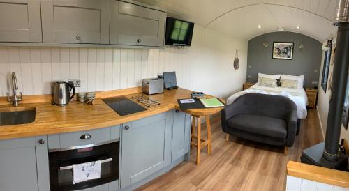 Storwood House | Springwood Shepherd Huts Glamping York