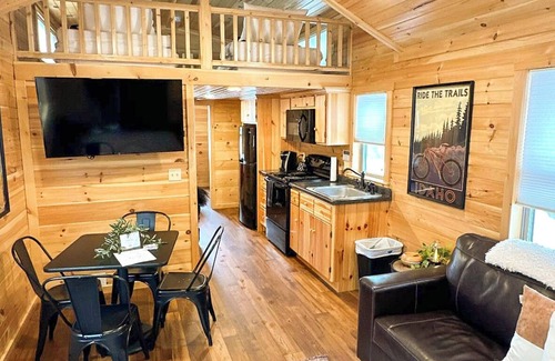 Island Park Cabin | Spruce Cabin (with Loft)