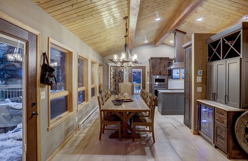 Blue River House | Spruce Creek Lodge- 5 min to Downtown Breck!