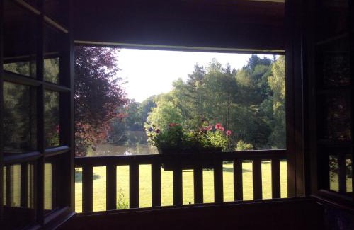 Sauviat-sur-Vige Bed & Breakfast | Spruce Lake