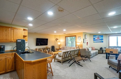 Old Timberline House | Spruce Lodge - 1465 Mountainside RdnnSpruce Lodge - Easy Access to Dolly Sods, Lake Access, Pet Friendly, Hot Tub