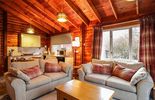 Marybank Cottage | SPRUCE LODGE, pet friendly, with a garden in Strathpeffer