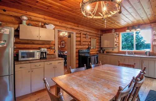 Ryerson Cottage | Sprucehaven Lodge - Three Bedroom Cottage, Sleeps 15