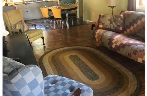 Lion's Head Cottage | Spry Church Cozy Cottage