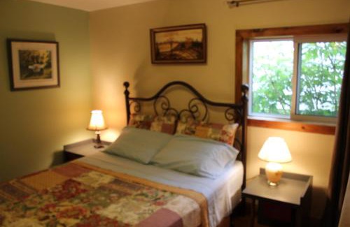 Lion's Head House | Spry Church Cozy Cottage