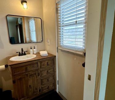 Landers House | Spy Mountain Hideaway on 5 Acres with Hot Tub & Privacy! home