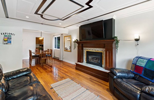 Squamish House | Squamish Outdoor Retreat with great location, views and outdoor space.