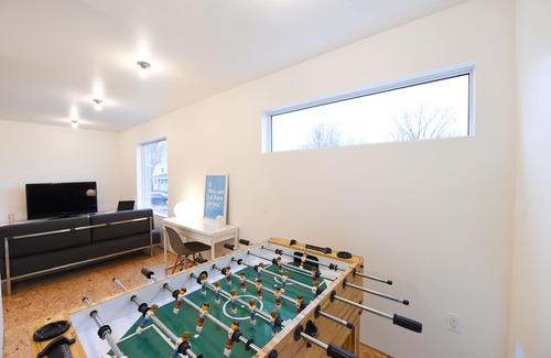Stratford House | Square B+B Quick walk to downtown theatres, restaurants, and shops.