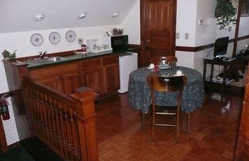 Maquoketa Bed & Breakfast | Squiers Manor B&B