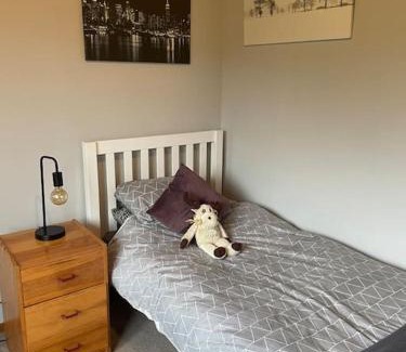 Fangfoss House | Squirrel Lodge Slps 4 - Close to York - Parking