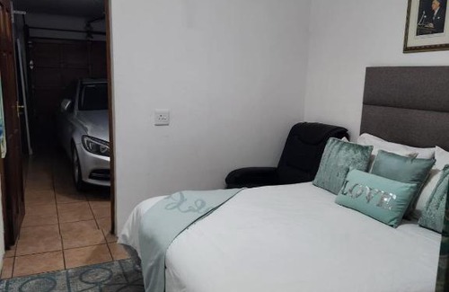 Bedfordview House | Squirrels Guest House