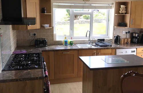 Kilgetty House | Squirrels Rest Comfortable home Saundersfoot 5 Bedrooms - sleeps 6 and a baby