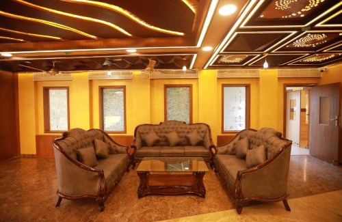 Karunya Nagar Hotel | Sree Bharat Residency