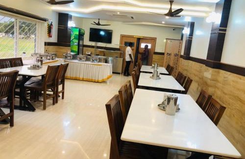Karunya Nagar Hotel | Sree Bharat Residency