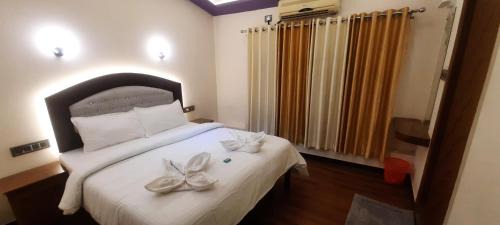 Alappuzha Boat Rental | Sreepadam Houseboat