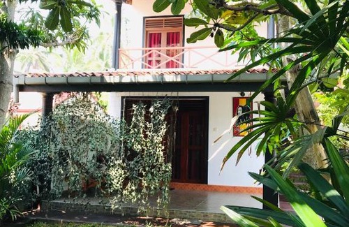 Marawila House | Sri Beach Bungalows And Villa