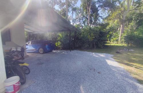 Pokok Sena District House | Sri Nawa Homestay