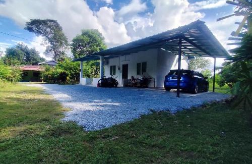 Pokok Sena District House | Sri Nawa Homestay