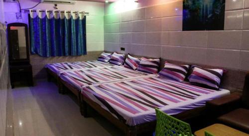 Hogenakkal Cabin | Sri Priya Lodge