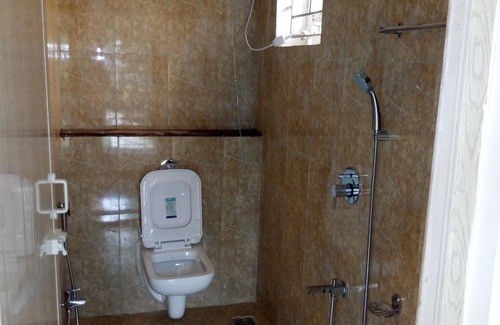 Medavakkam Hotel | Sri Sai Residency