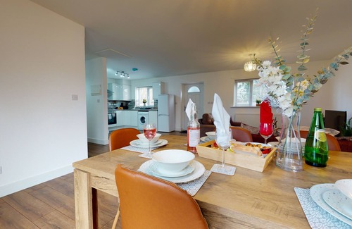 Peterborough Apartment | SRK- Secure Brand New Luxury Green View Lodge