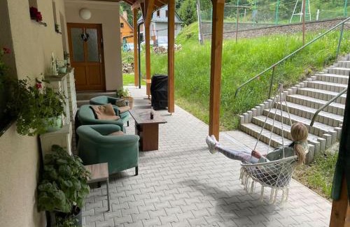 Srni Apartment | Srní-Modrý podkroví byt/dvojdomek u hotelu Vydra