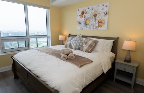 Markham Apartment | § markham downtown New Deluxe 3BR 2.5 Bathroom Apartment, 2free parking
