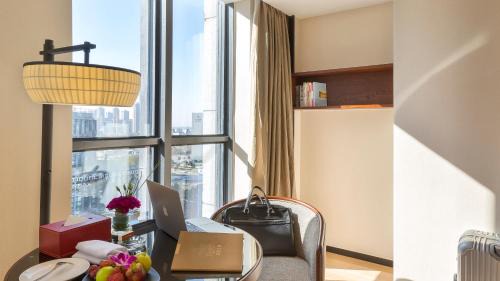 Yinzhou Hotel | SSAW Boutique Hotel Ningbo CBD - Family Friendly & Business Travel