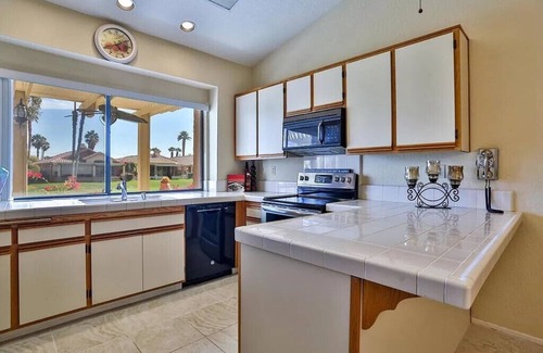 Palm Desert Condo | SSR #2 - Sampson “Suite” Retreat