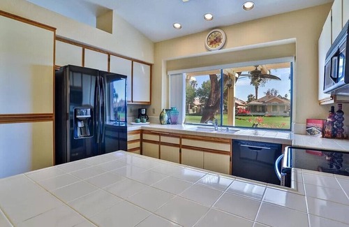 Palm Desert Condo | SSR #2 - Sampson “Suite” Retreat