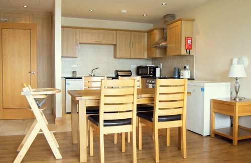Fivemilebourne Apartment | St Angela’s Lakeside Aparthotel